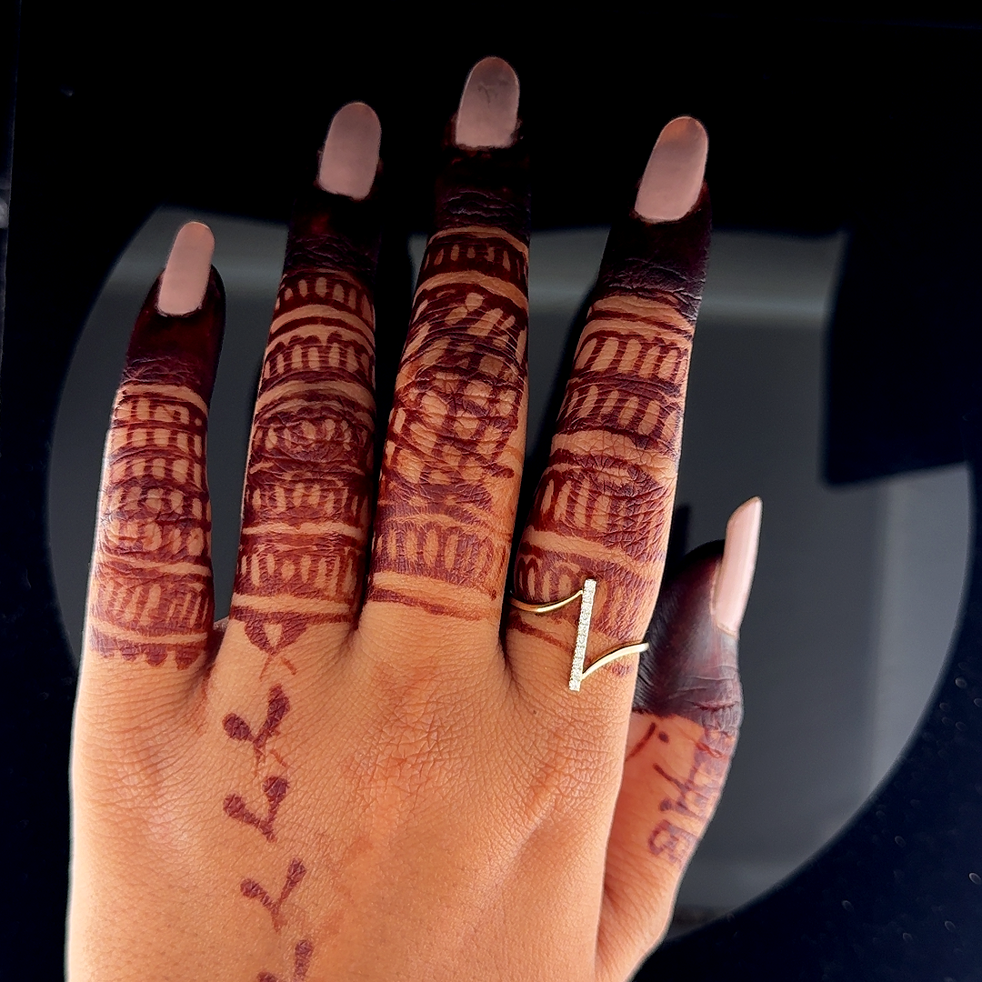 Bold and stylish east west ring - Image 3