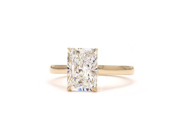 Elegant Radiant solitaire ring