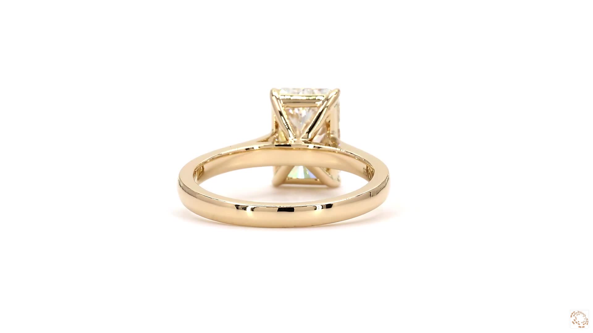 Elegant Radiant solitaire ring - Image 4