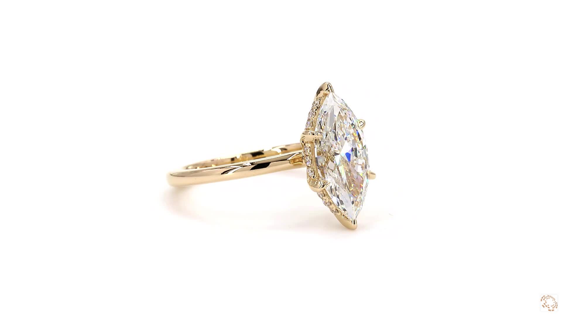 Exquisite Marquise ring with hidden halo - Image 2
