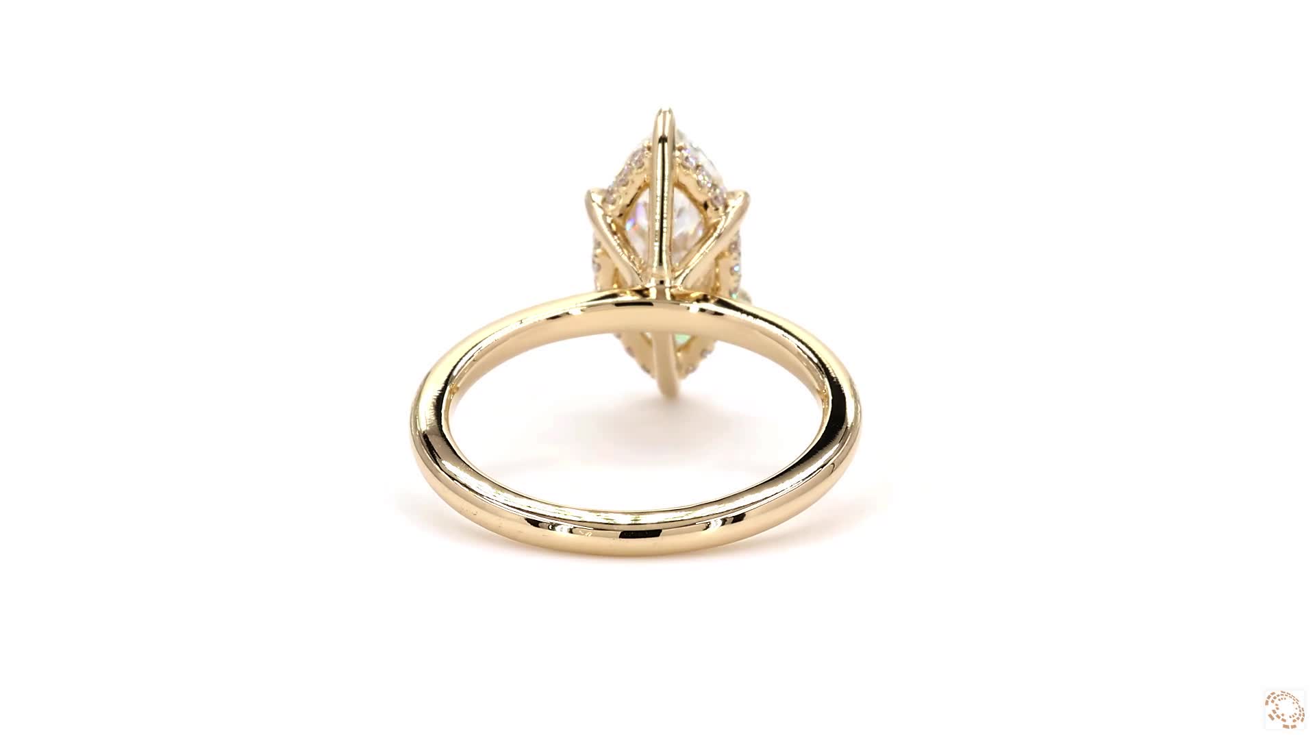 Exquisite Marquise ring with hidden halo - Image 4