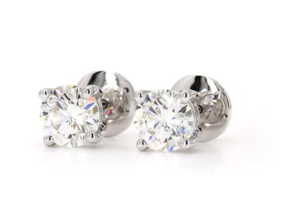 1.02 ct Round cut diamond studs
