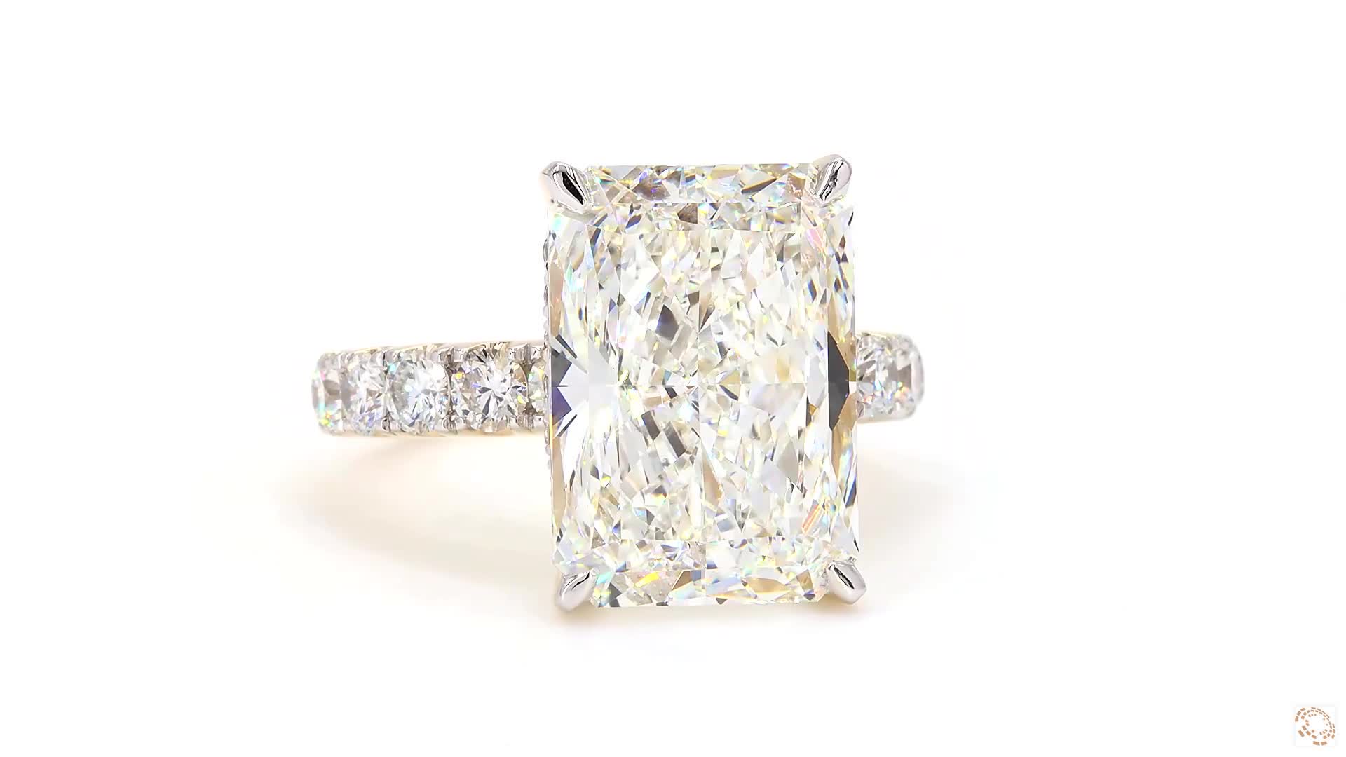 Exquisite radiant ring with hidden halo and diamond studded band - Image 3