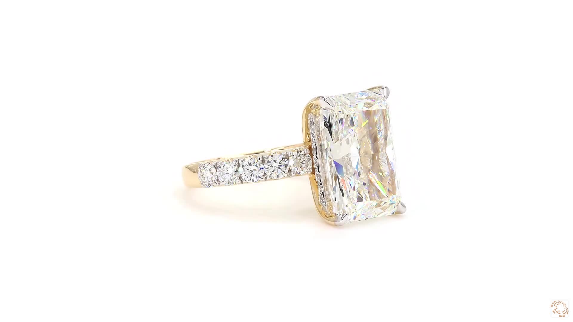 Exquisite radiant ring with hidden halo and diamond studded band - Image 4