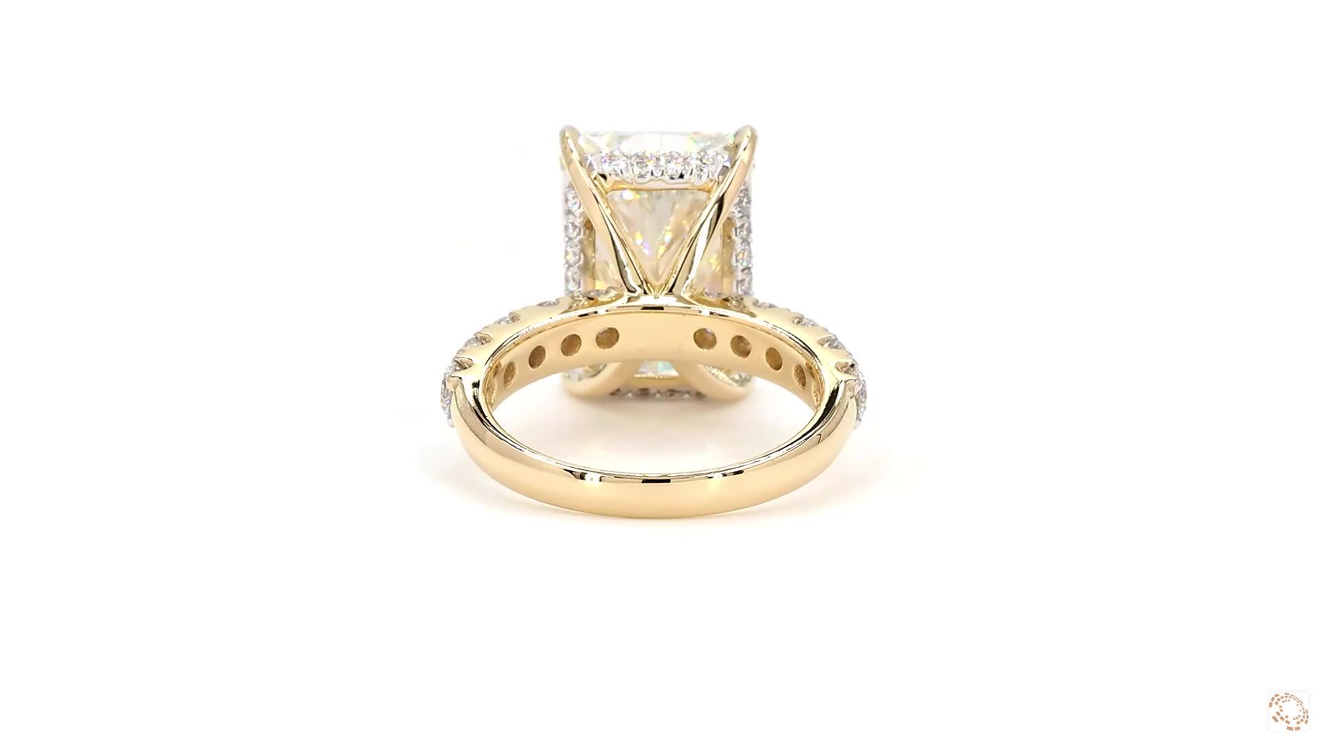 Exquisite radiant ring with hidden halo and diamond studded band - Image 2