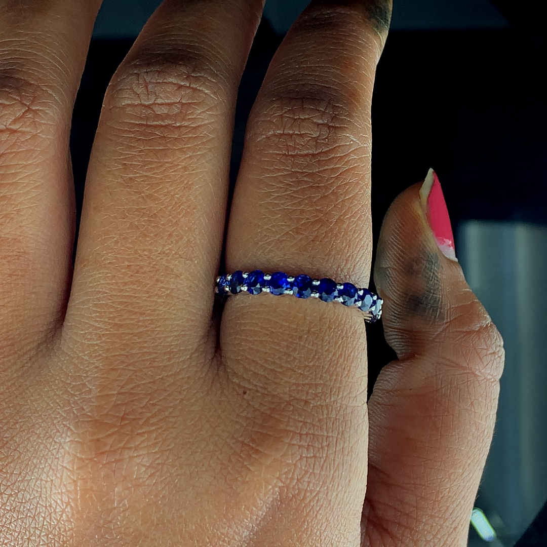 Round sapphire halfway eternity band - Image 3