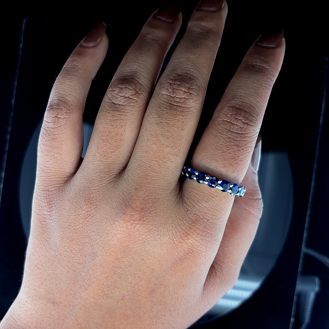 Round sapphire halfway eternity band - Image 4
