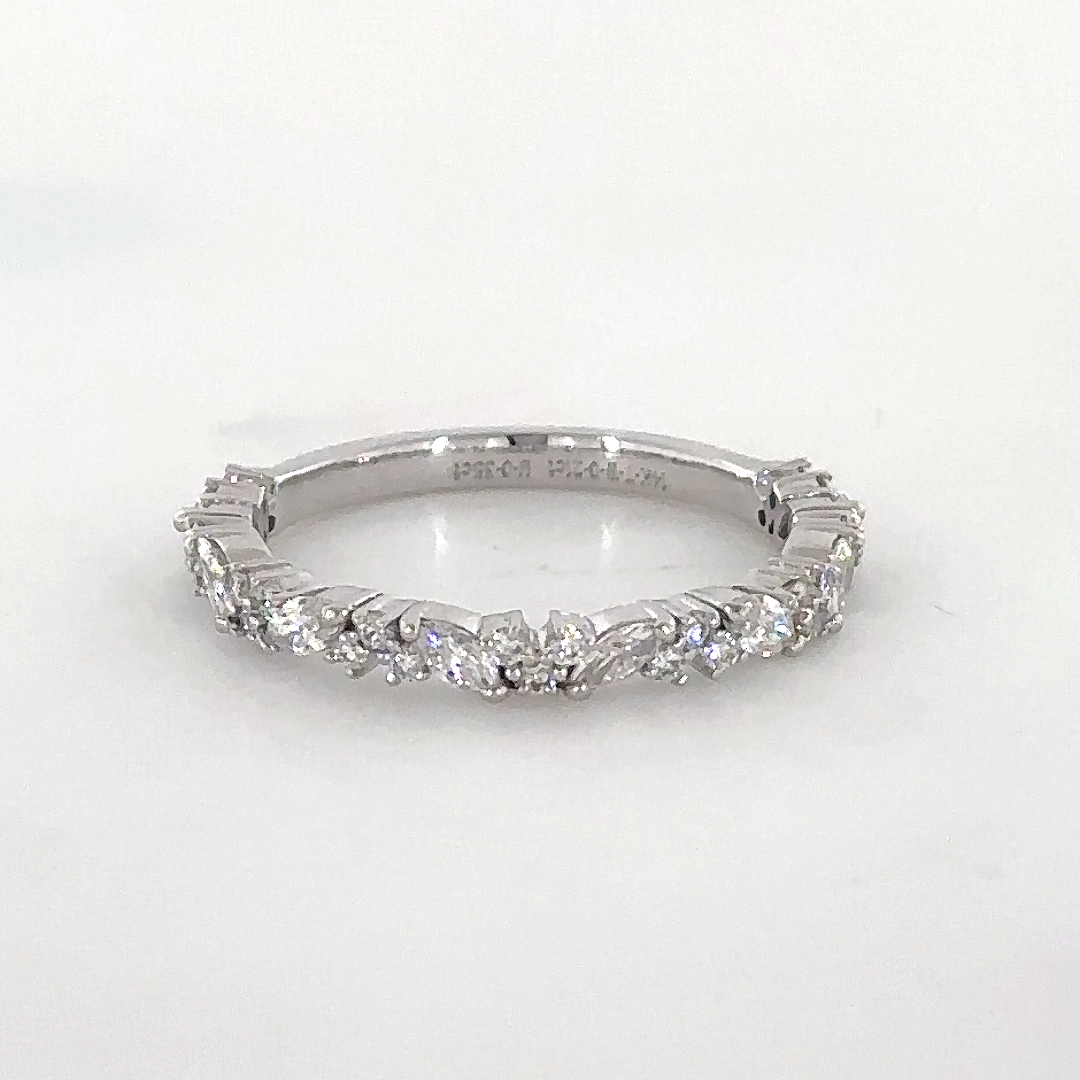Round and Marquise diamond crisscross pattern ring