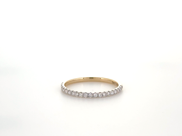 Round studded halfway infinity band